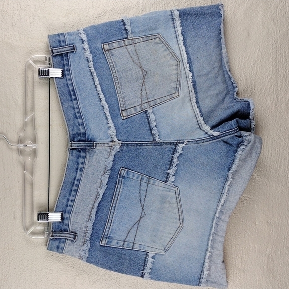 L.A. Blues Vintage Blue Medium Wash Two Tone High Rise Five Pocket Jean Short - Picture 10 of 13